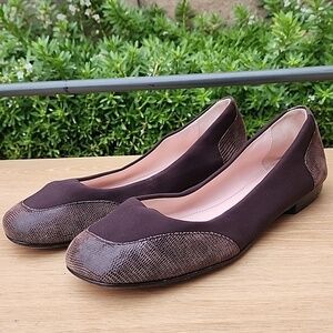 Taryn Rose 8M Flat Brown croc suede toe and heal and leather sole